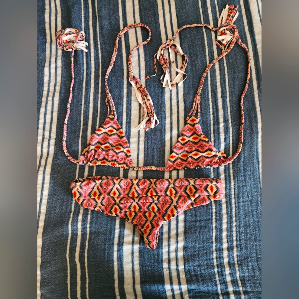 Acacia bikini
